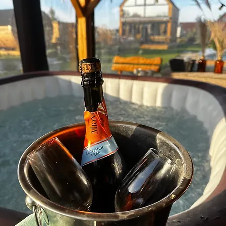 Oaza / Resort&spa ヴィラ Sobącz